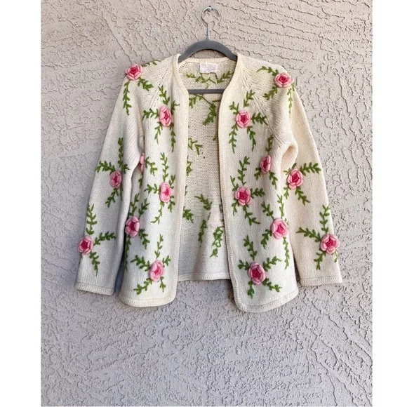 VINTAGE 1960s 3D Rose Floral Appliqué Embroidered Cream Pink Open Wool Cardigan - Picture 3 of 15